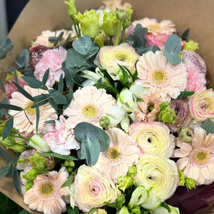 Purple Elegance – Sparkling Seasonal Bouquet