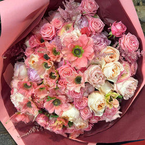 Purple Elegance – Sparkling Seasonal Bouquet